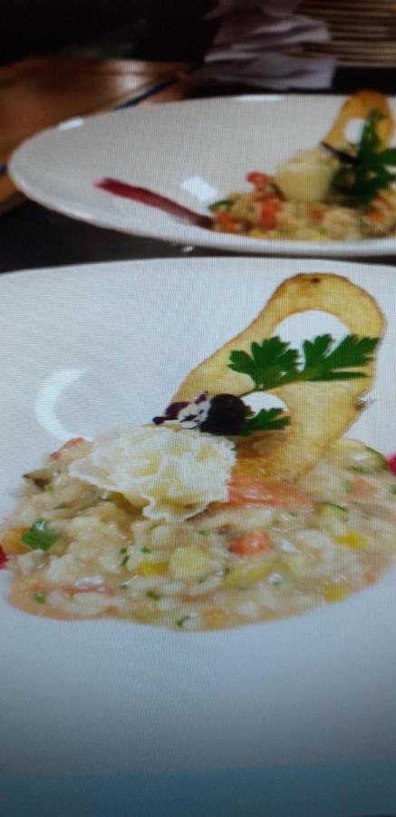Hotel Villa Fosine ปินโซโล ภายนอก รูปภาพ