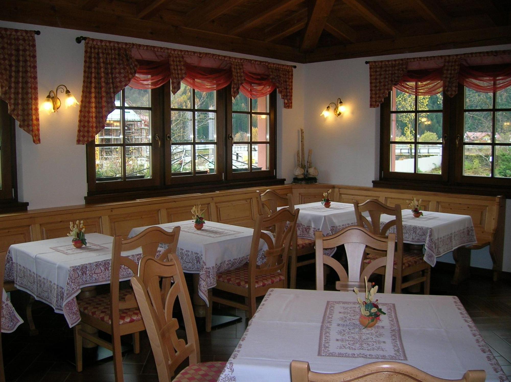 Hotel Villa Fosine ปินโซโล ภายนอก รูปภาพ