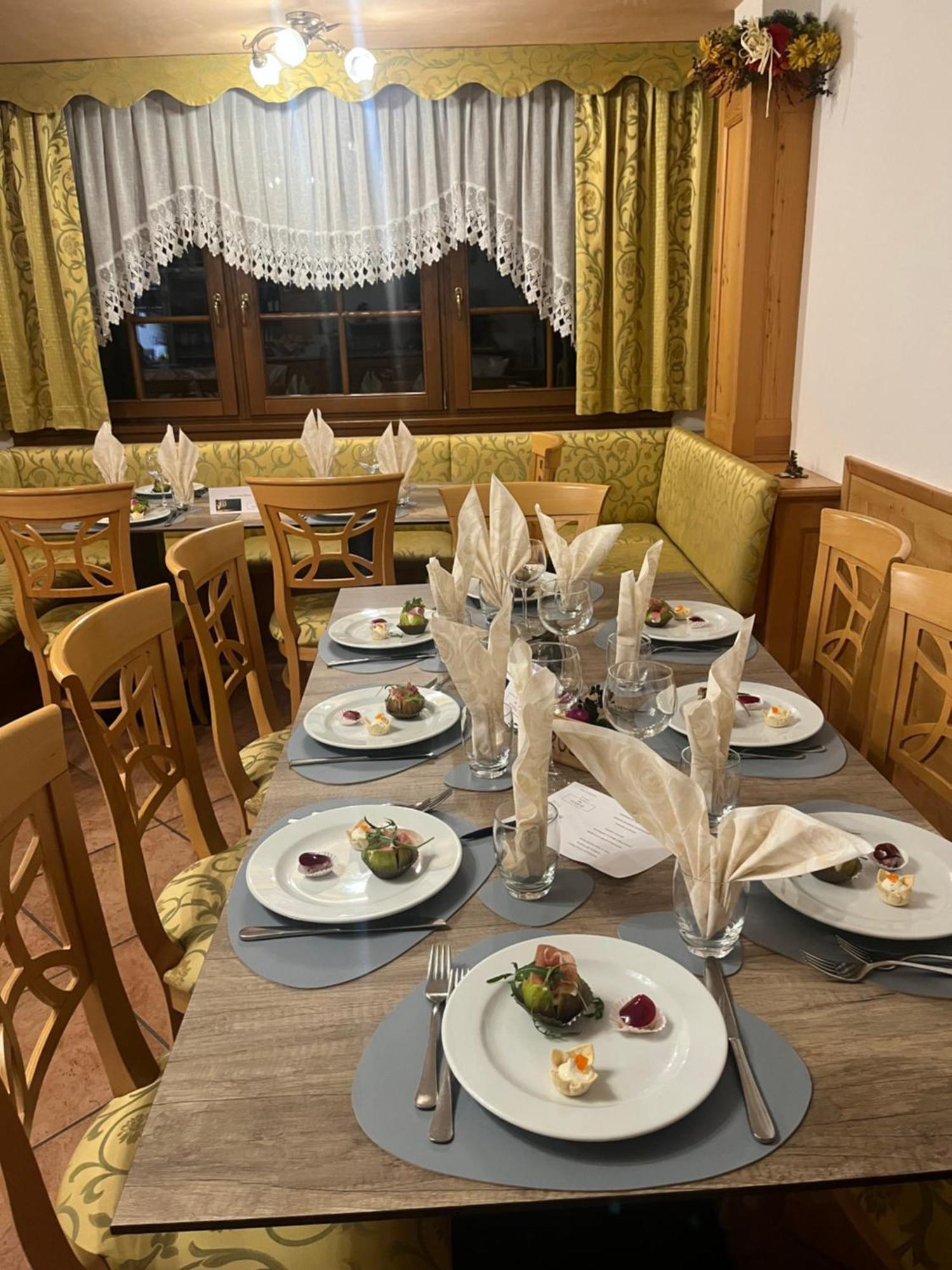 Hotel Villa Fosine ปินโซโล ภายนอก รูปภาพ